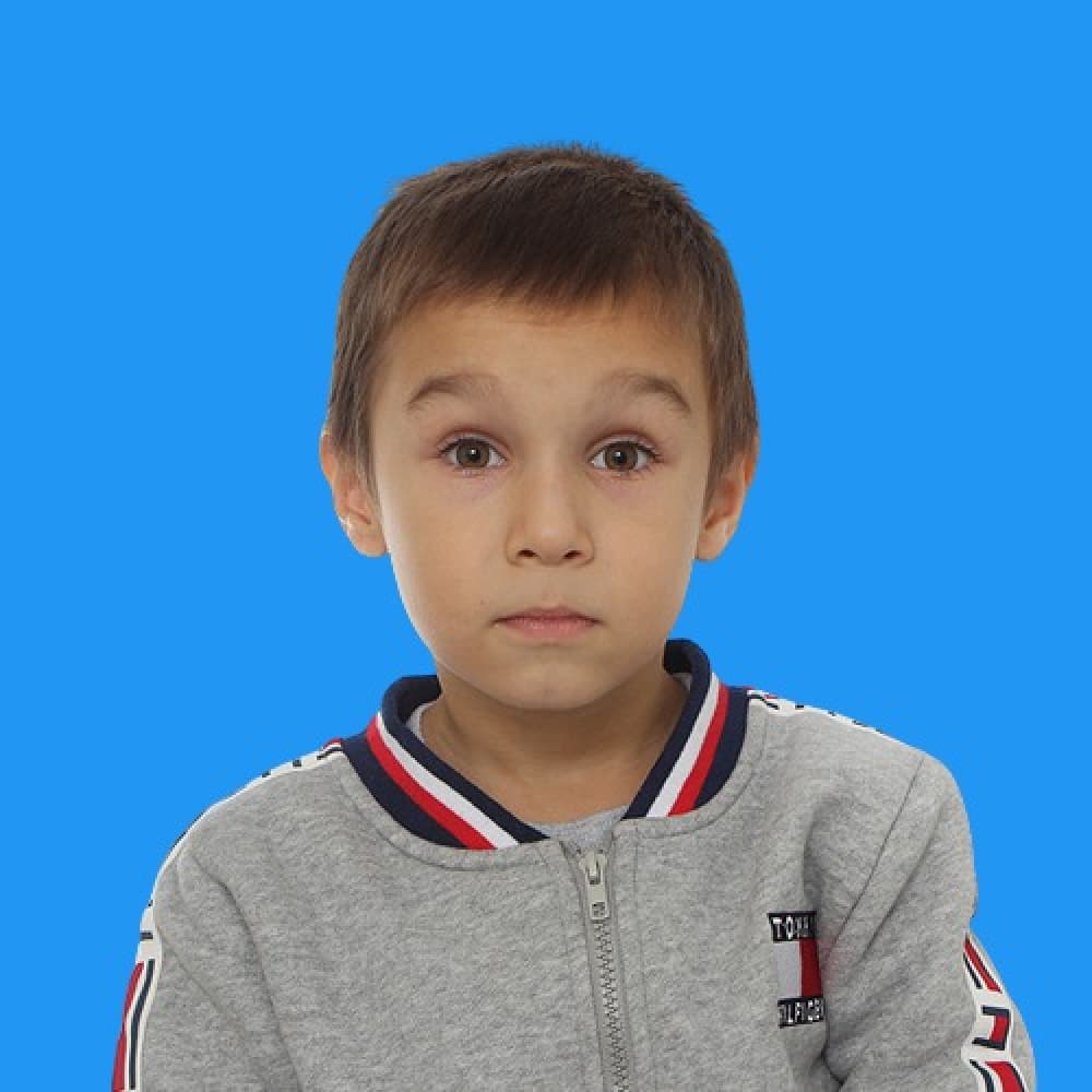 Адам Омаров